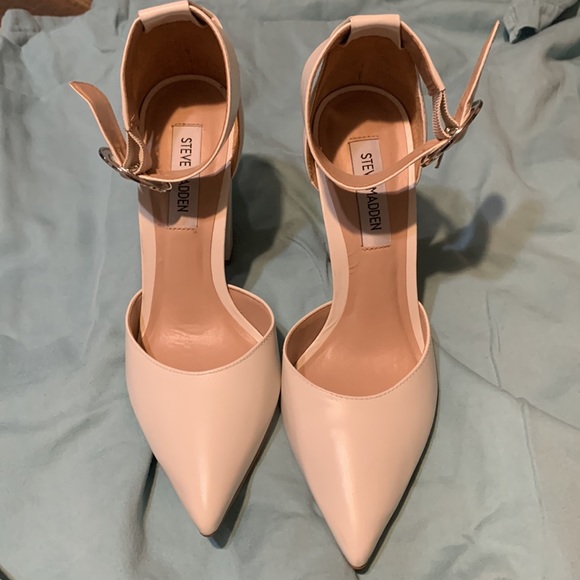 Steve Madden off white strappy pumps - Picture 4 of 4